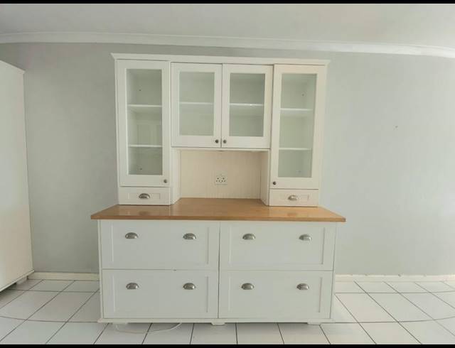 3 BEDROOM PROPERTY TO RENT IN WEST BEACH